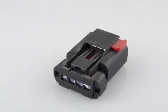 Connecteurs de câble de généralistes de PVC d&#39;automobile plus moulés avec la couleur adaptée aux besoins du client