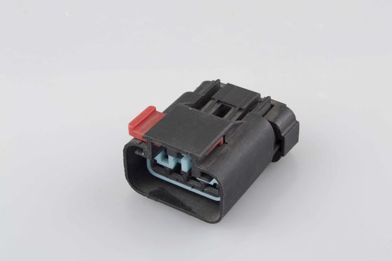 Connecteurs de câble de généralistes de PVC d&#39;automobile plus moulés avec la couleur adaptée aux besoins du client